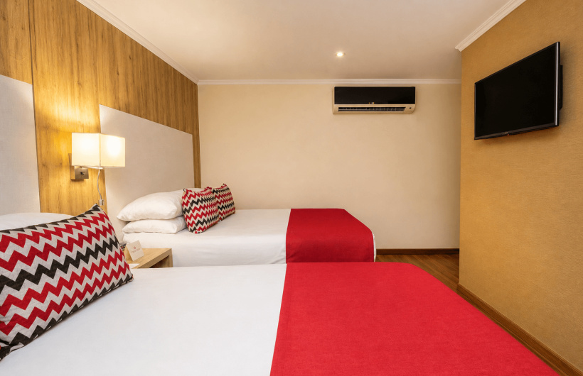 Paga $75: Estadía en Hotel Ramada