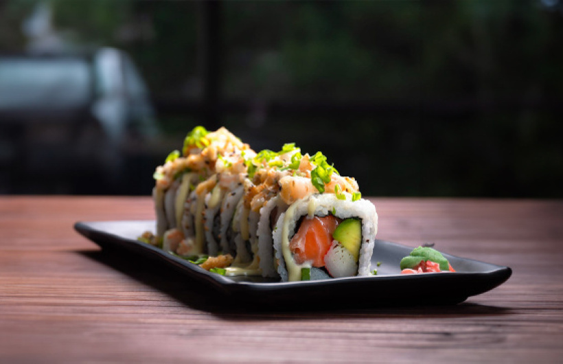 Paga $20: Rollos de Sushi